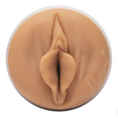 Мастурбатор Fleshlight Girls: Kazumi - Kumzumi, из слепка вульвы