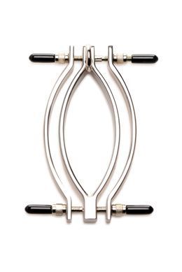 Затискач для статевих губ Master Series: Pussy Tugger Adjustable Vagina Clamp with Chain