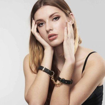 Наручники из экокожи Bijoux Indiscrets Maze &ndash; Thin Handcuffs Black