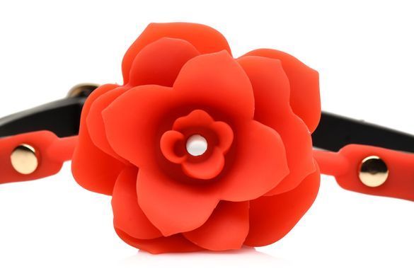 Силіконовий кляп з трояндою Master Series: Blossom Silicone Rose Gag &ndash; Red